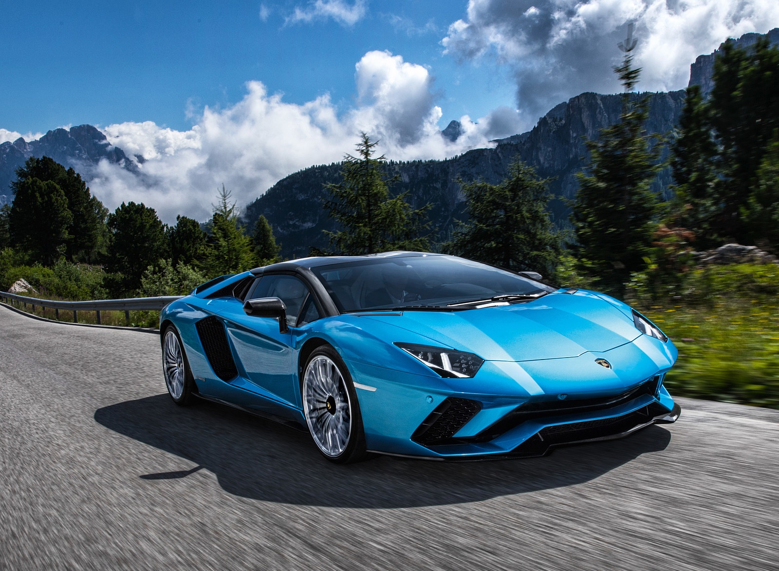 2018 Lamborghini Aventador S Roadster Front Three-Quarter Wallpapers #2 of 73