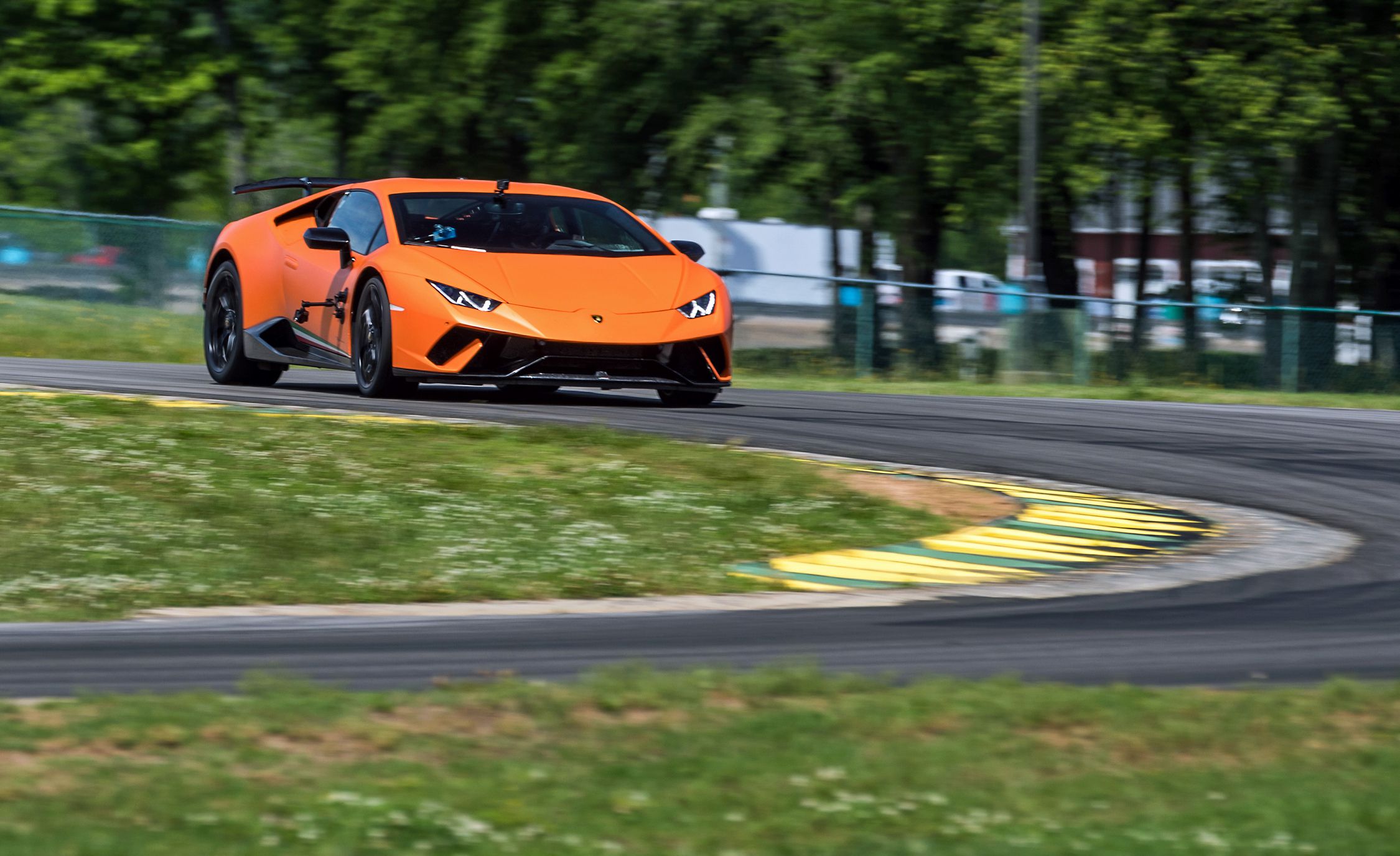 2018 Lamborghini Huracán Performante Front Wallpapers #9 of 109