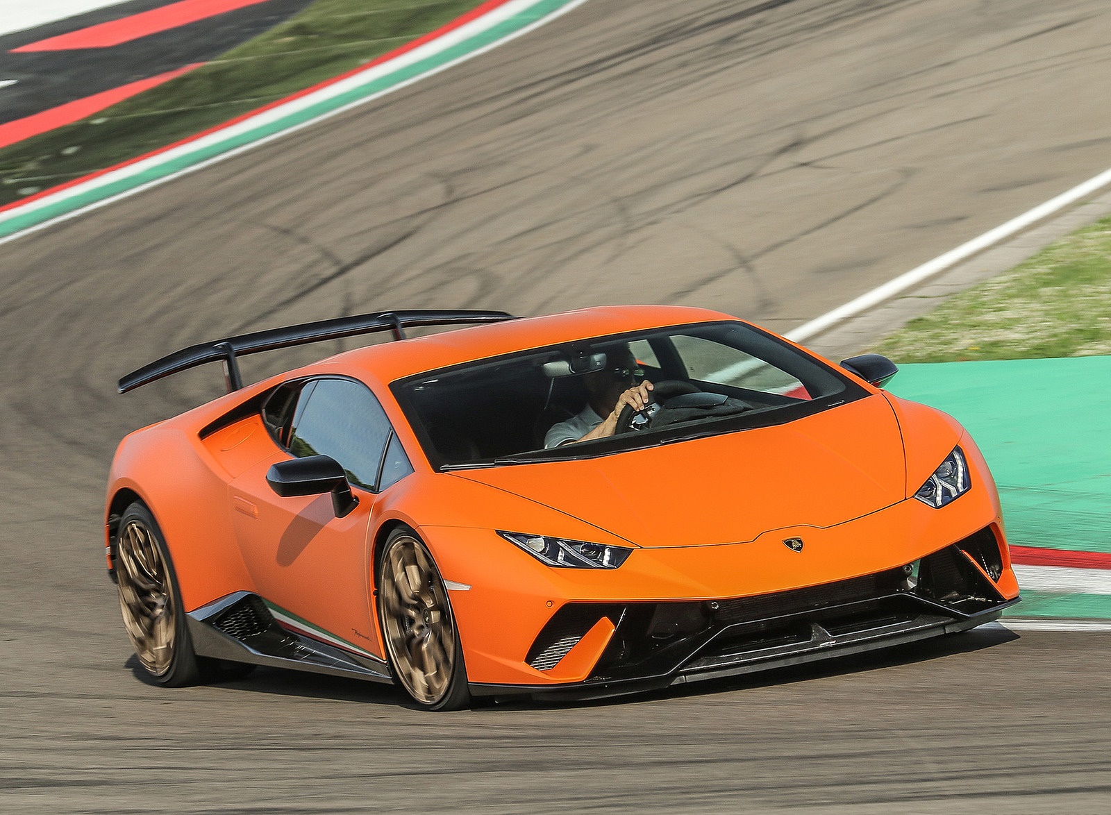 2018 Lamborghini Huracán Performante Front Wallpapers (1)