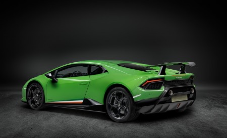 2018 Lamborghini Huracán Performante Rear Three-Quarter Wallpapers 450x275 (107)