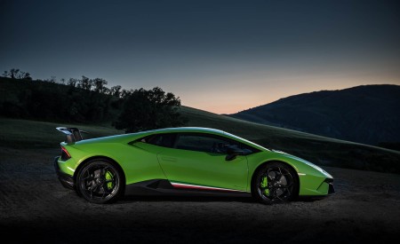 2018 Lamborghini Huracán Performante Side Wallpapers 450x275 (68)