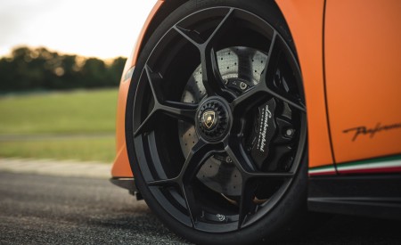 2018 Lamborghini Huracán Performante Wheel Wallpapers 450x275 (29)