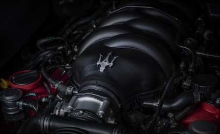 2018 Maserati GranTurismo MC Sport Line Engine Wallpapers 450x275 (16)