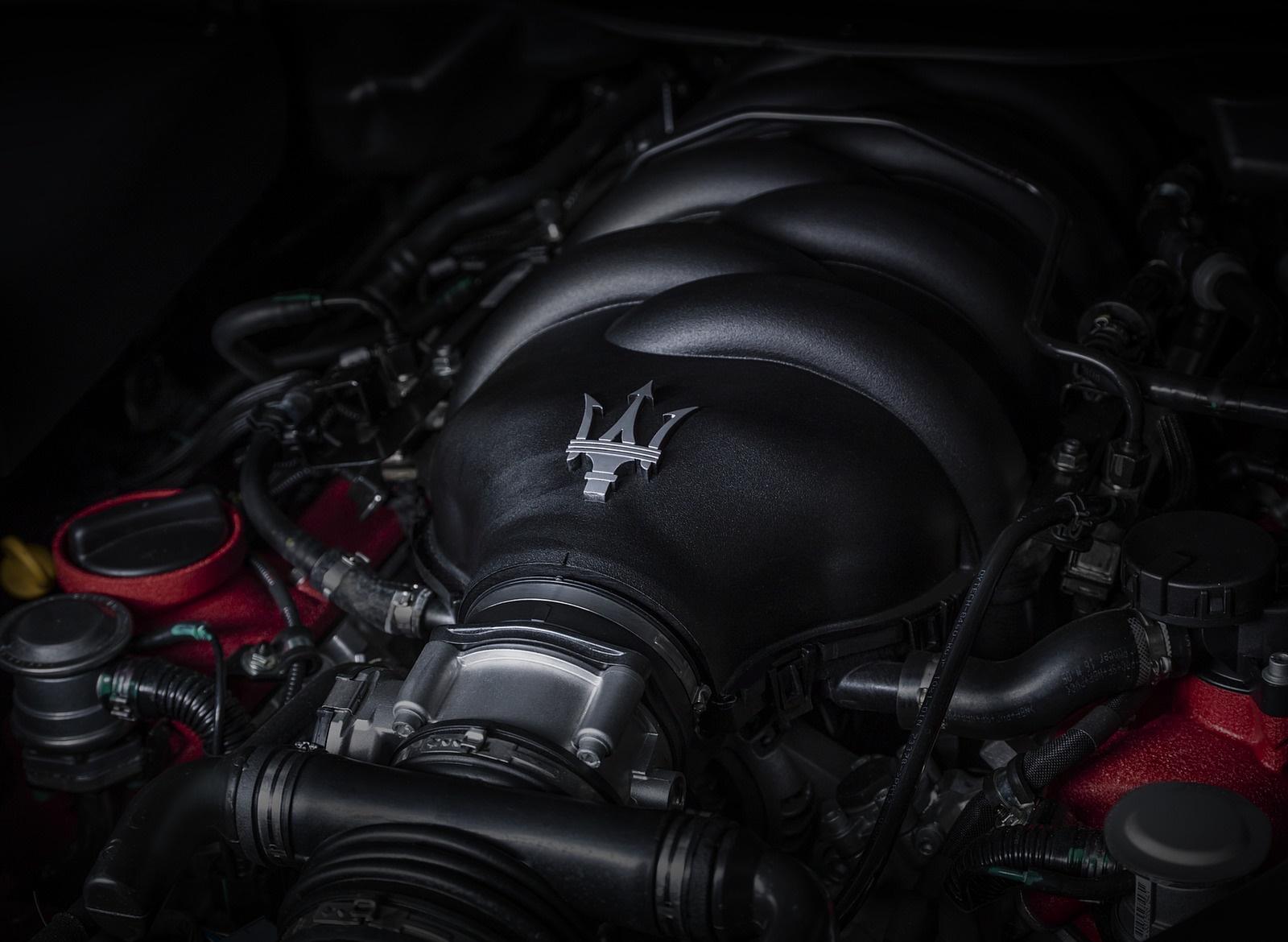 2018 Maserati GranTurismo MC Sport Line Engine Wallpapers #16 of 20