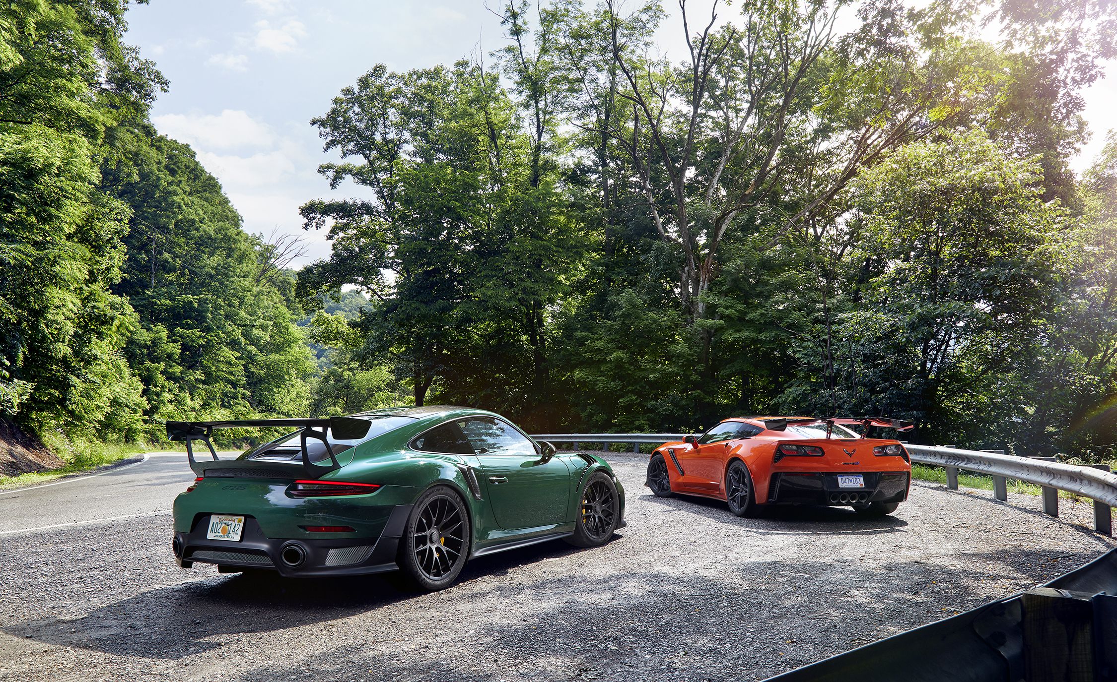 2018 Porsche 911 GT2 RS and 2019 Chevrolet Corvette ZR1 Side Wallpapers (6)