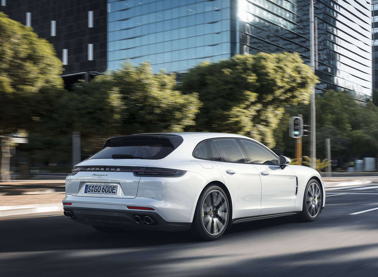 2018 Porsche Panamera 4 E-Hybrid Sport Turismo Rear Three-Quarter Wallpapers #11 of 20