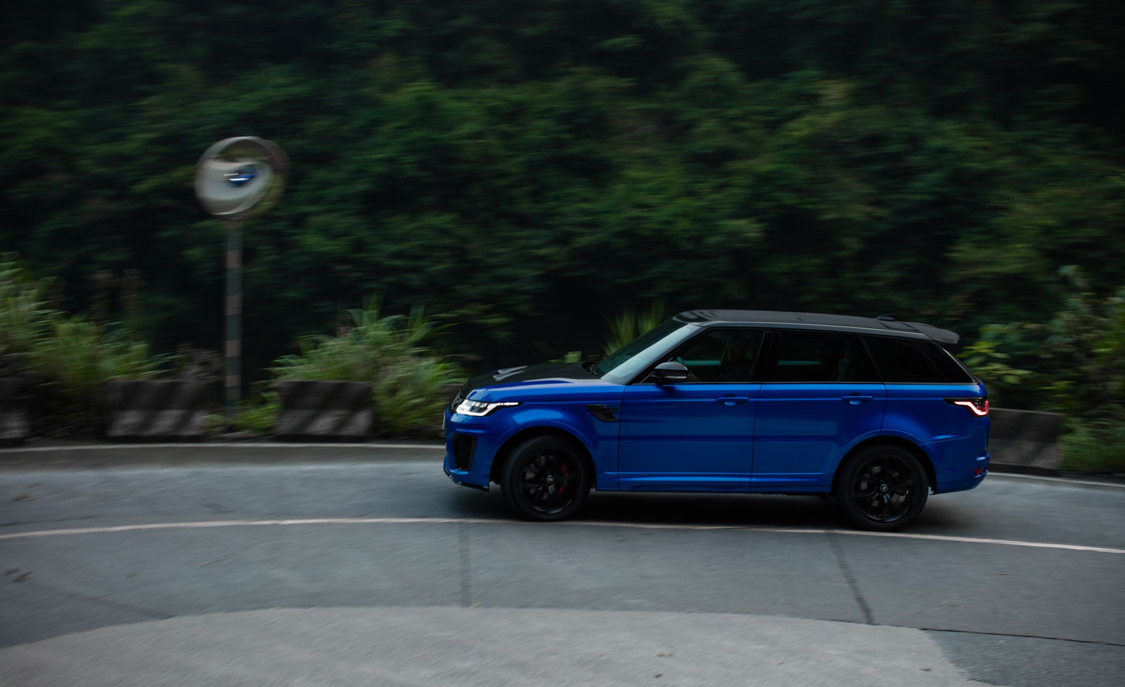 2018 Range Rover Sport SVR Side Wallpapers #5 of 33