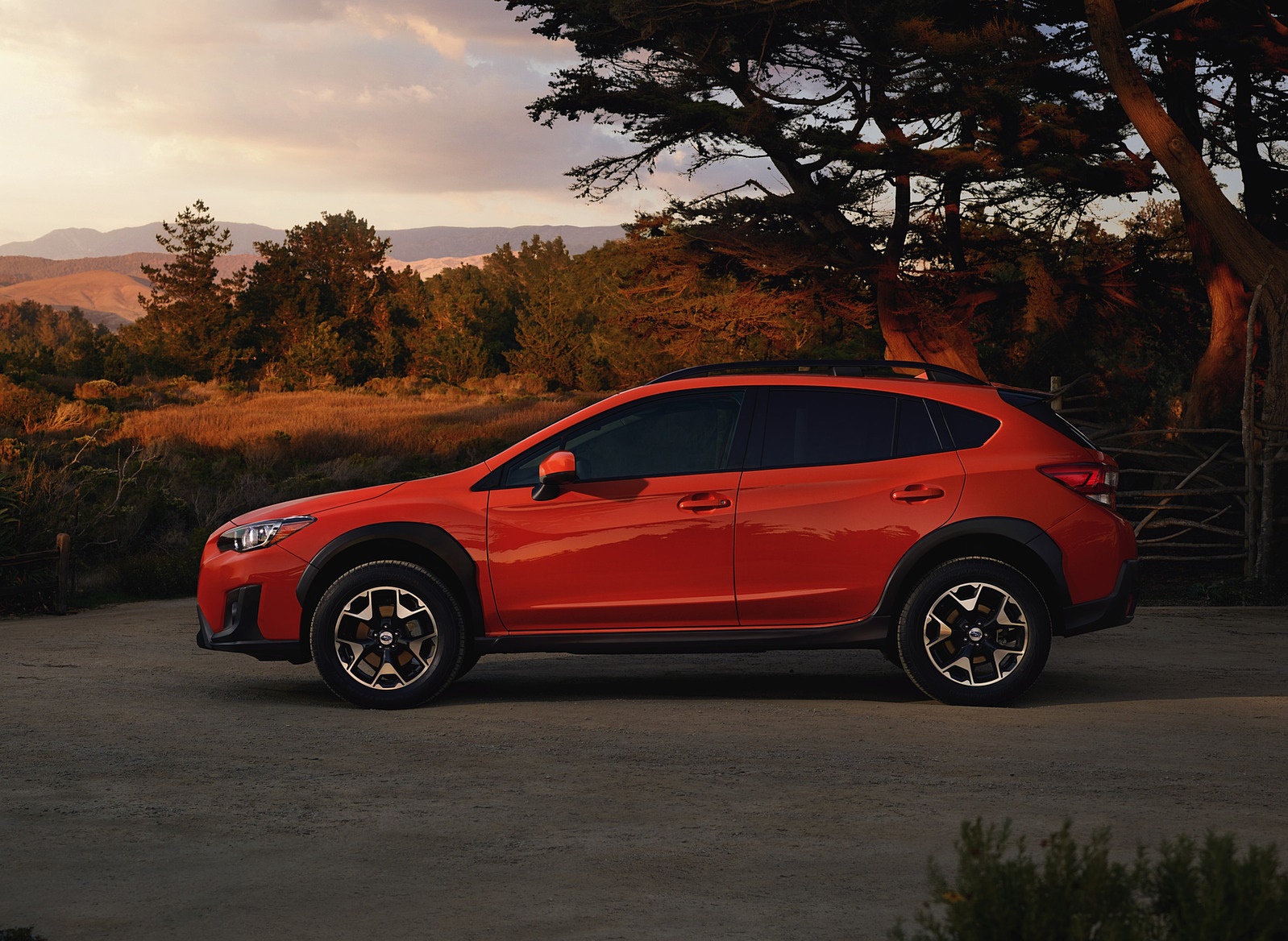 2018 Subaru Crosstrek Side Wallpapers #2 of 13