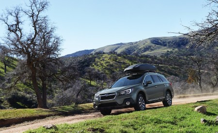 2018 Subaru Outback Front Three-Quarter Wallpapers 450x275 (2)
