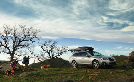 2018 Subaru Outback Front Three-Quarter Wallpapers 450x275 (4)