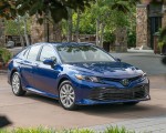 2018 Toyota Camry LE Front Wallpapers 150x120 (18)