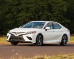 2018 Toyota Camry SE Front Three-Quarter Wallpapers 150x120