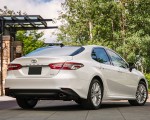2018 Toyota Camry XLE Rear Wallpapers 150x120 (36)
