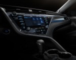 2018 Toyota Camry XSE Central Console Wallpapers 150x120 (15)