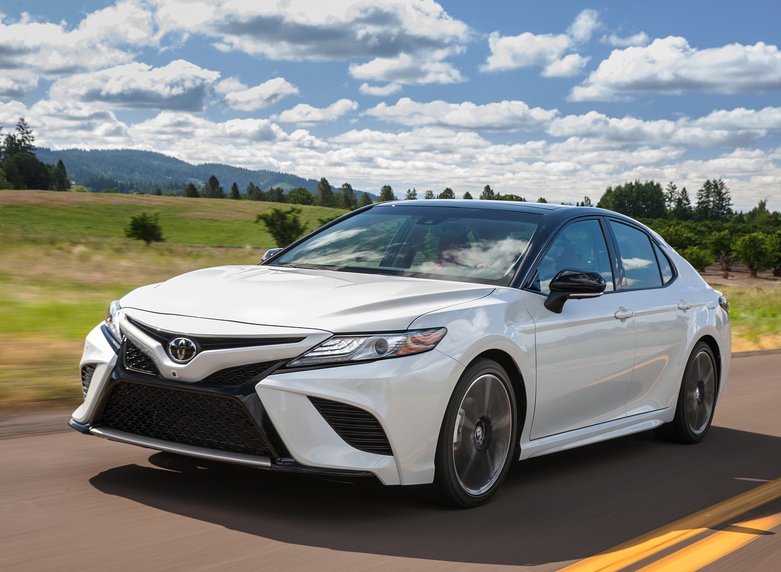 2018 Toyota Camry XSE Front Three-Quarter Wallpapers #57 of 65