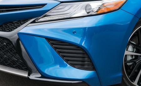 2018 Toyota Camry XSE Headlight Wallpapers 450x275 (49)