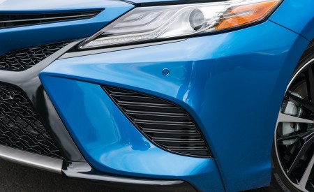 2018 Toyota Camry XSE Headlight Wallpapers 450x275 (49)