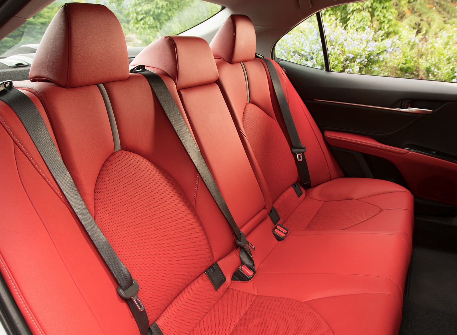2018 Toyota Camry XSE Interior Rear Seats Wallpapers #63 of 65