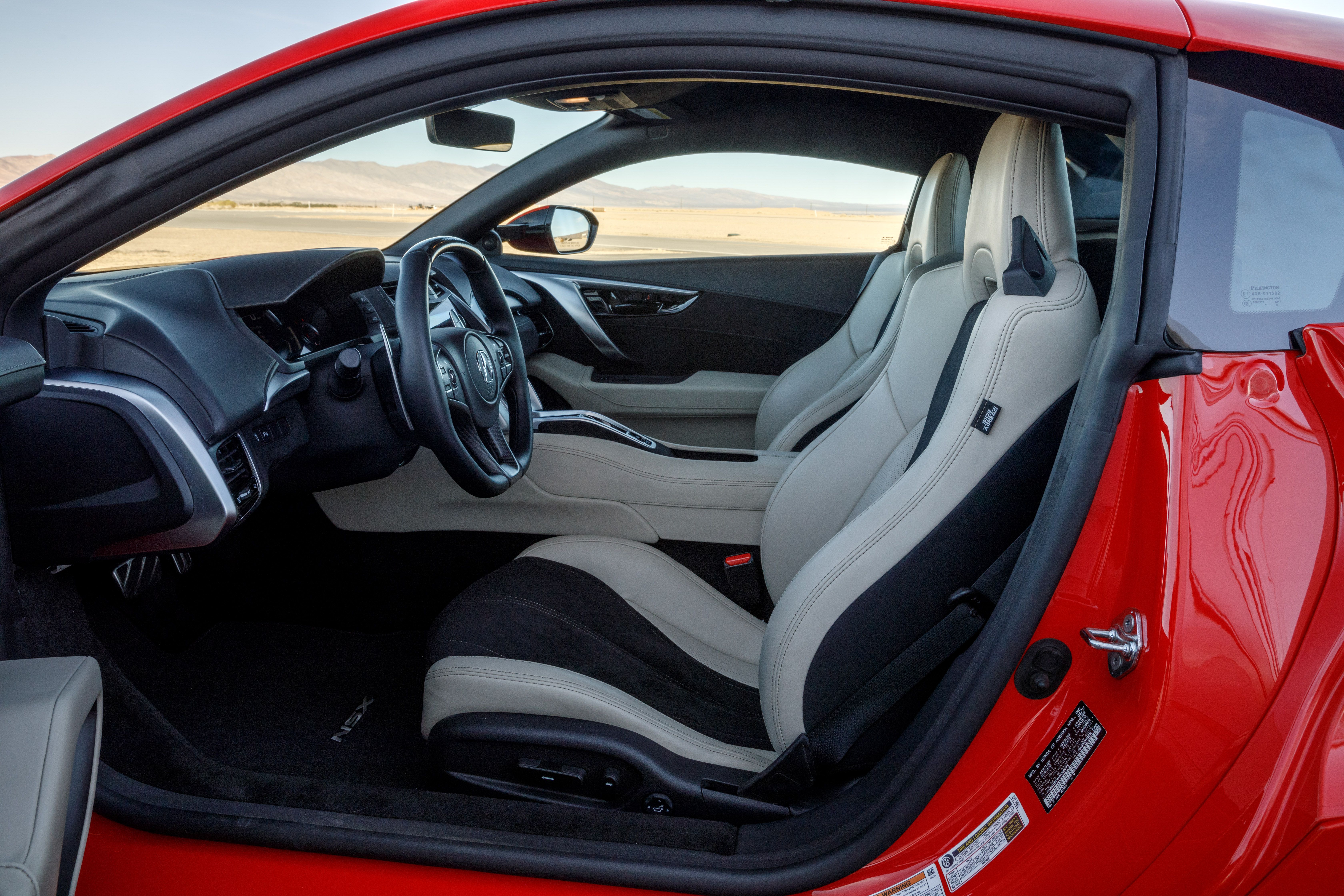 2019 Acura NSX (Color: Curva Red) Interior Wallpapers #12 of 112