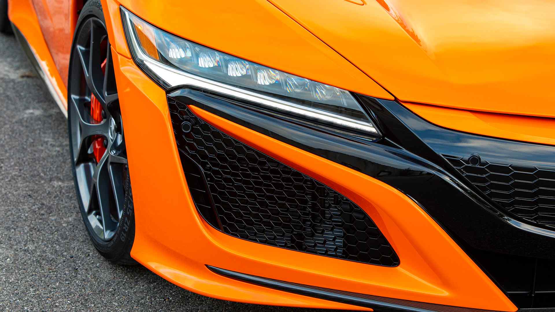 2019 Acura NSX (Color: Thermal Orange Pearl) Headlight Wallpapers #36 of 112