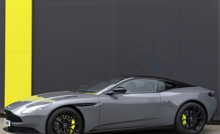 2019 Aston Martin DB11 AMR (Color: China Grey) Front Three-Quarter Wallpapers 450x275 (37)