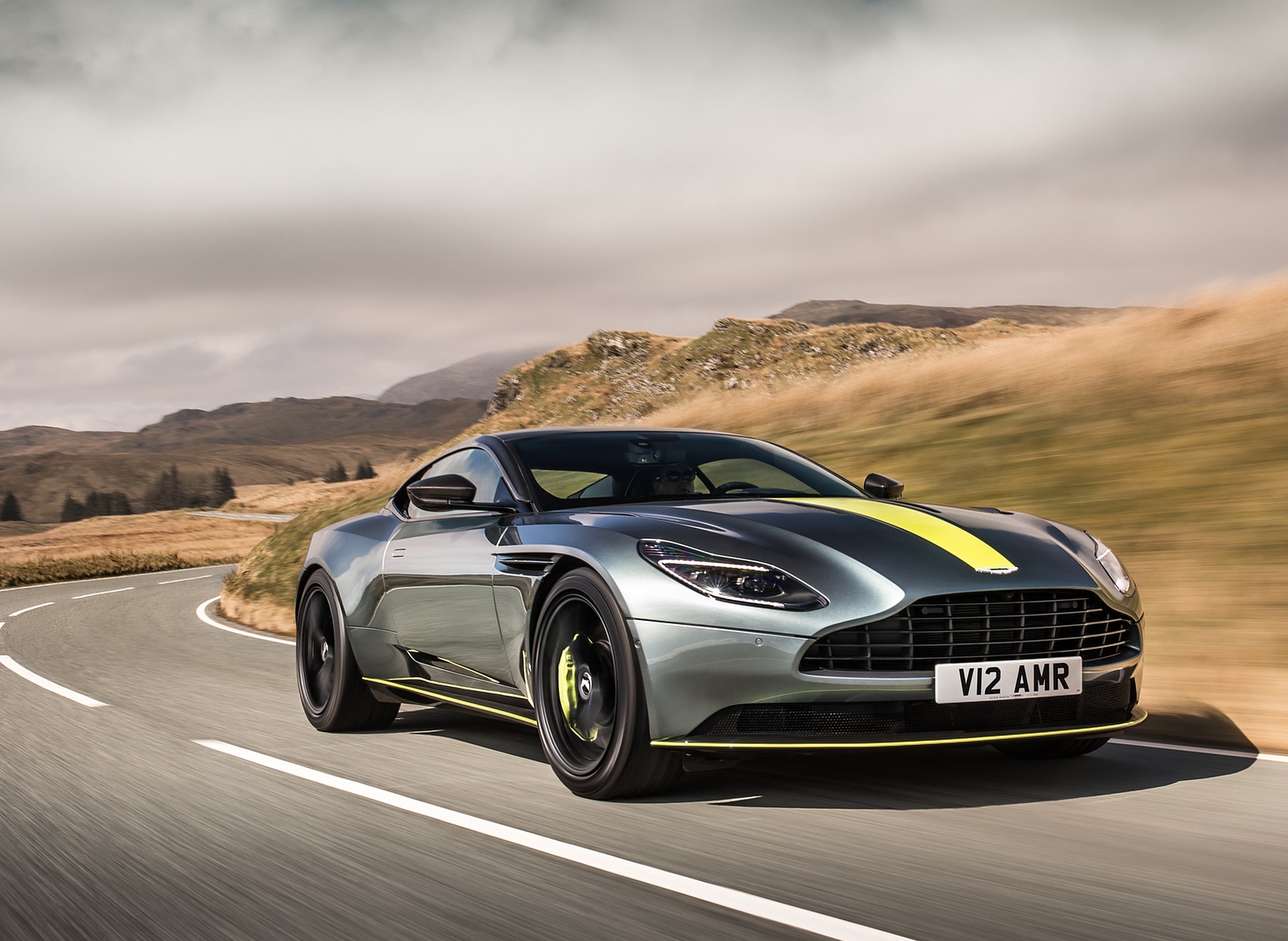 2019 Aston Martin DB11 AMR (Signature Edition) Front Three-Quarter Wallpapers #7 of 76