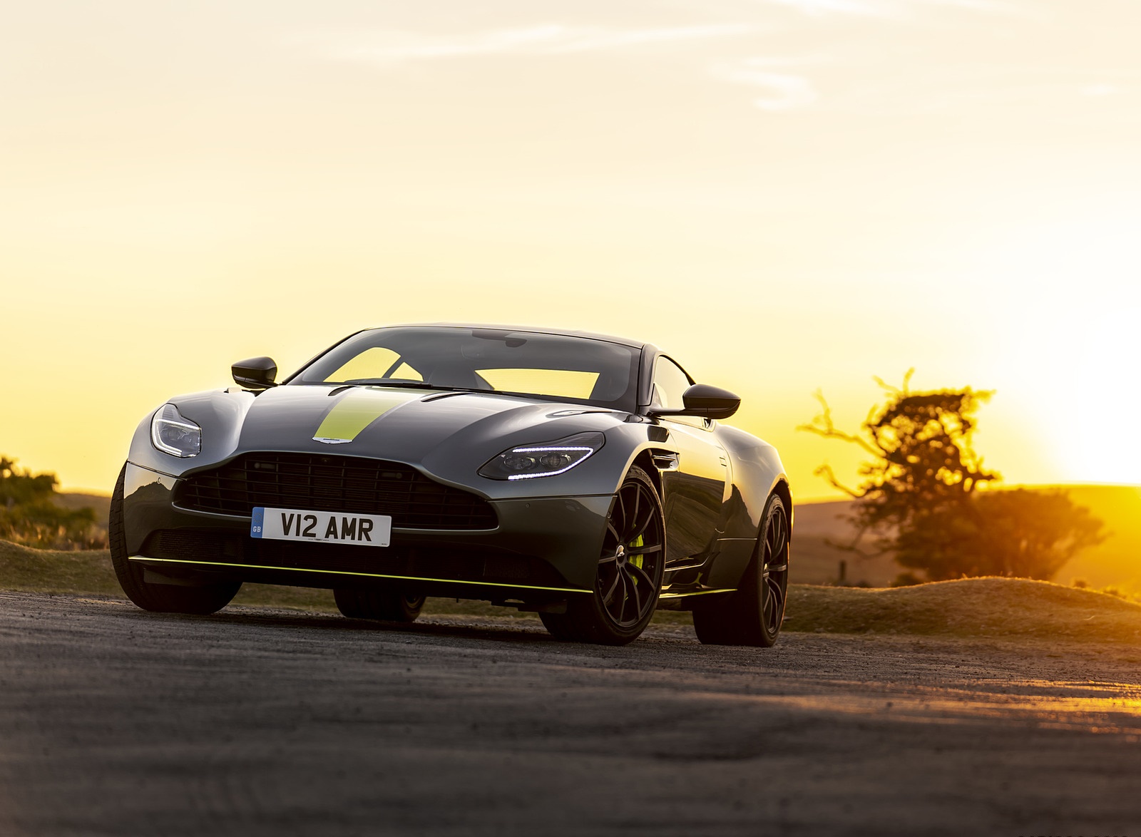 2019 Aston Martin DB11 AMR (UK-Spec) Front Wallpapers #67 of 76