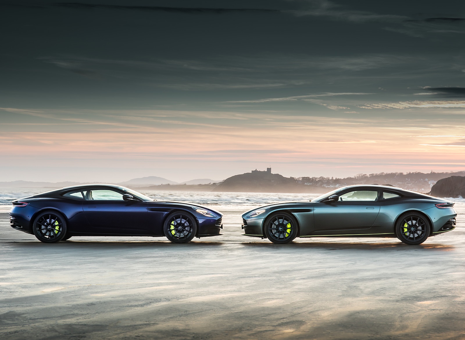 2019 Aston Martin DB11 AMR Wallpapers (8)