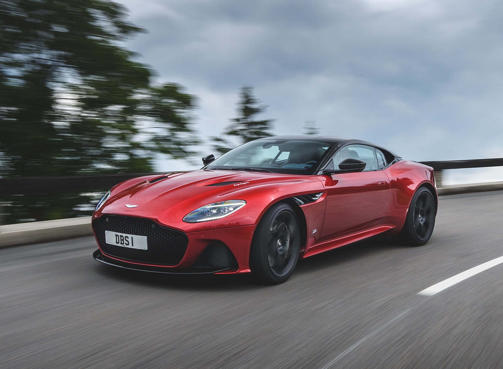 2019 Aston Martin DBS Superleggera (Color: Hyper Red) Front Three-Quarter Wallpapers (1)