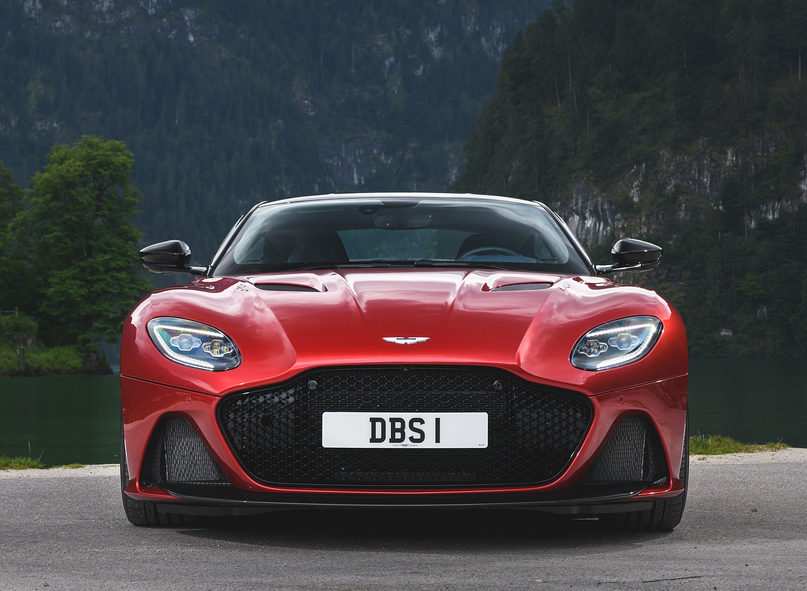 2019 Aston Martin DBS Superleggera (Color: Hyper Red) Front Wallpapers #30 of 114