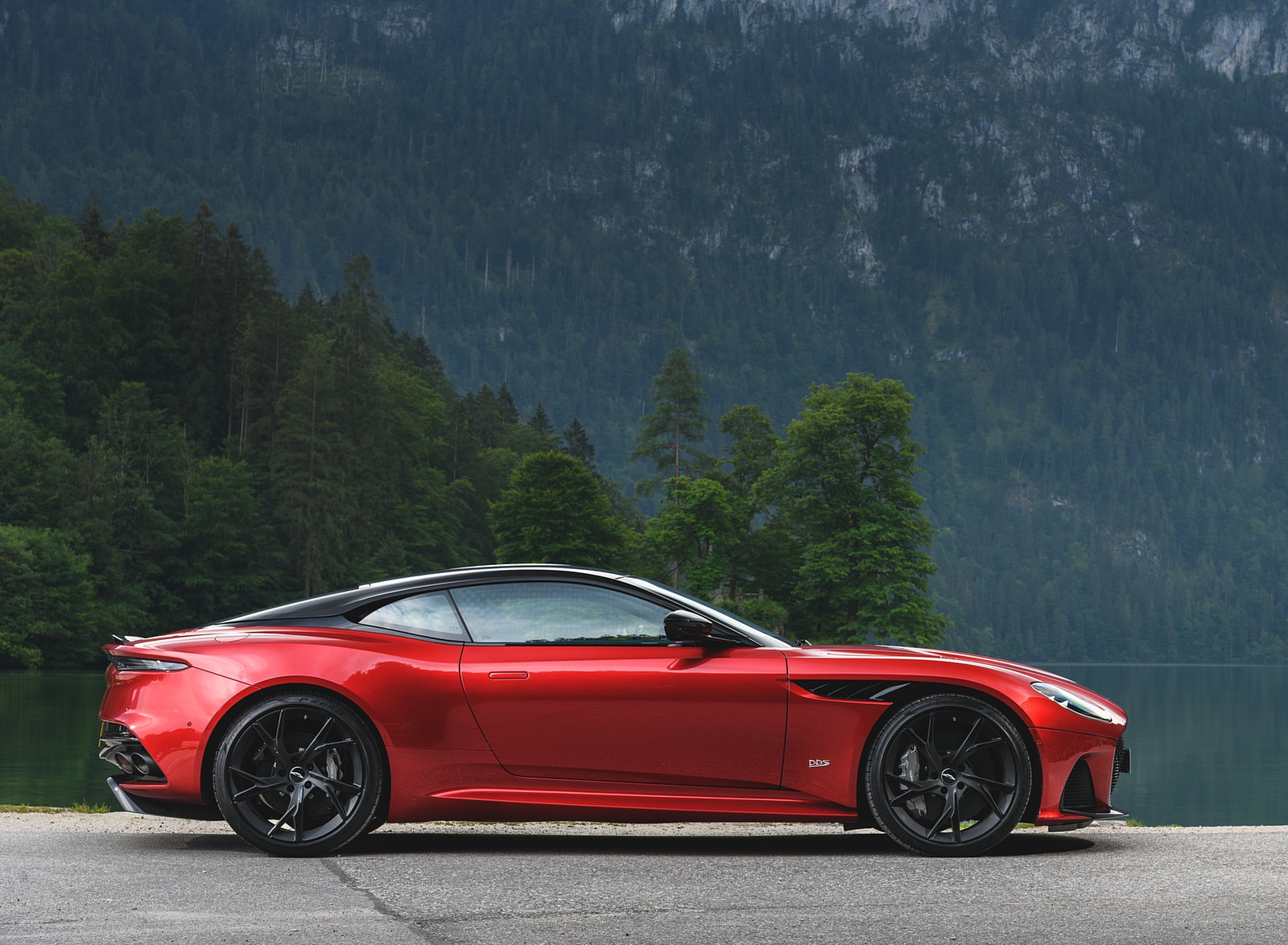 2019 Aston Martin DBS Superleggera (Color: Hyper Red) Side Wallpapers #36 of 114