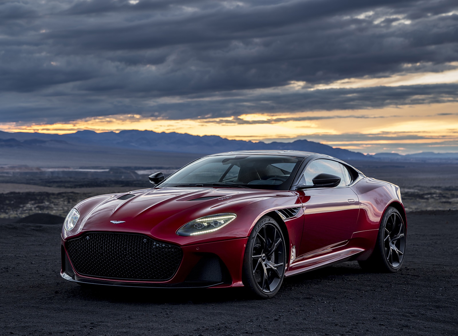 2019 Aston Martin DBS Superleggera Front Three-Quarter Wallpapers (10)