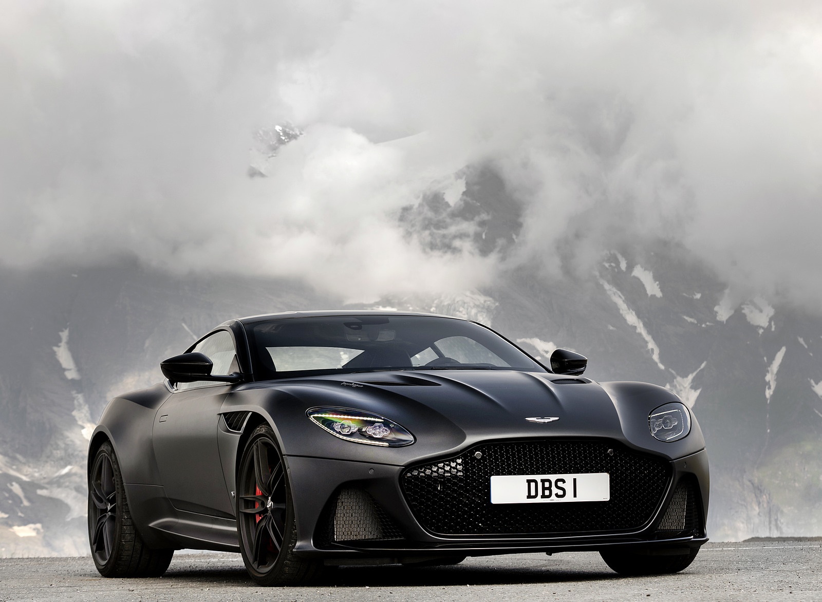 2019 Aston Martin DBS Superleggera (Color: Satin Xenon Grey) Front Three-Quarter Wallpapers #74 of 114