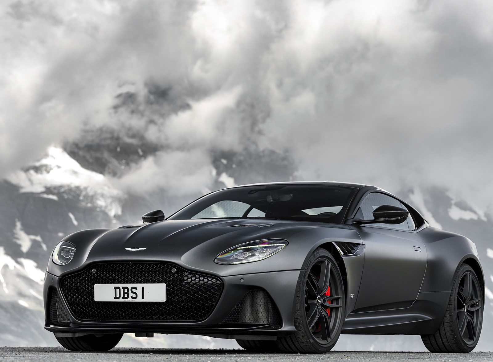 2019 Aston Martin DBS Superleggera (Color: Satin Xenon Grey) Front Three-Quarter Wallpapers #72 of 114