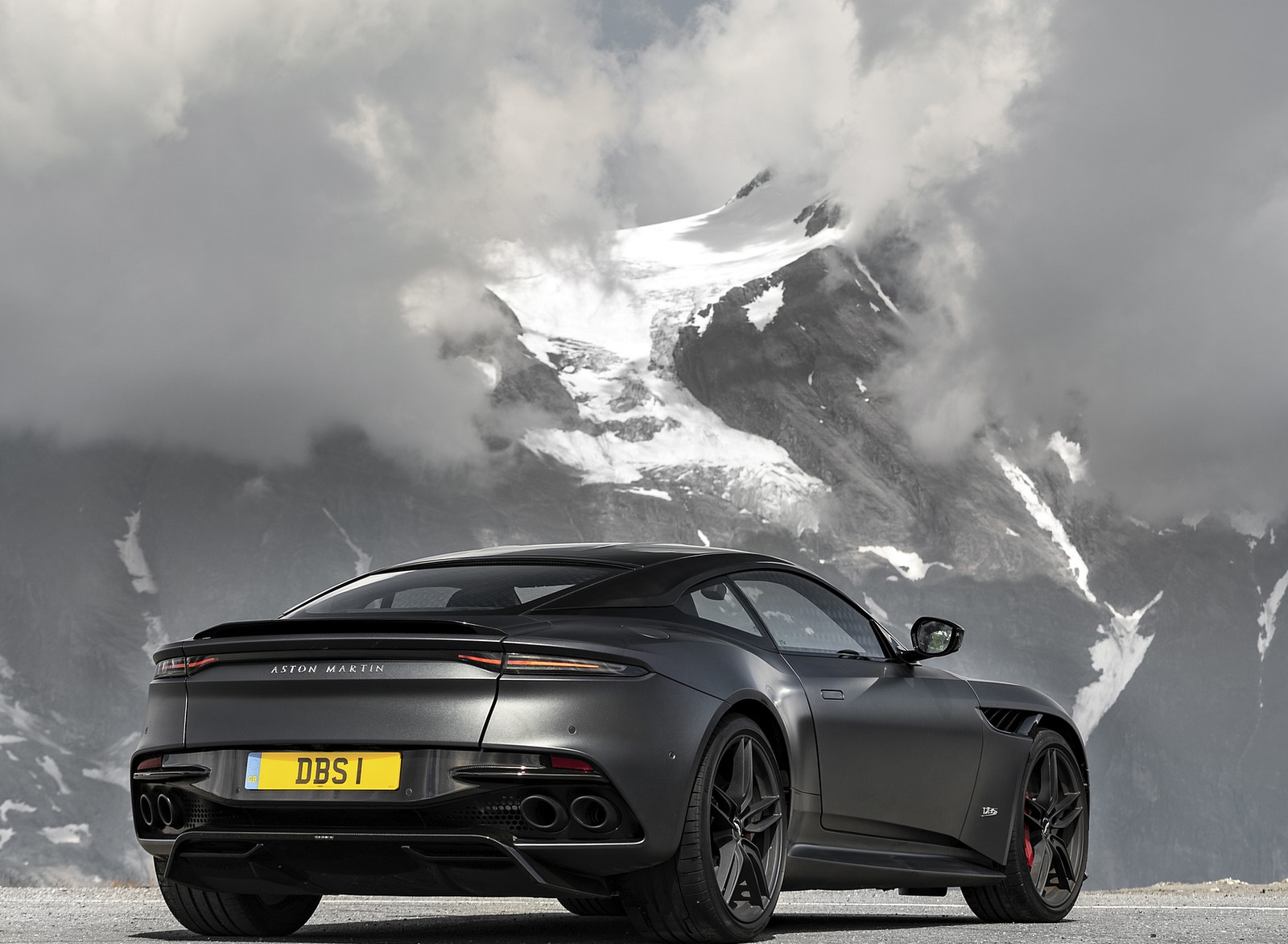 2019 Aston Martin DBS Superleggera (Color: Satin Xenon Grey) Rear Three-Quarter Wallpapers #79 of 114