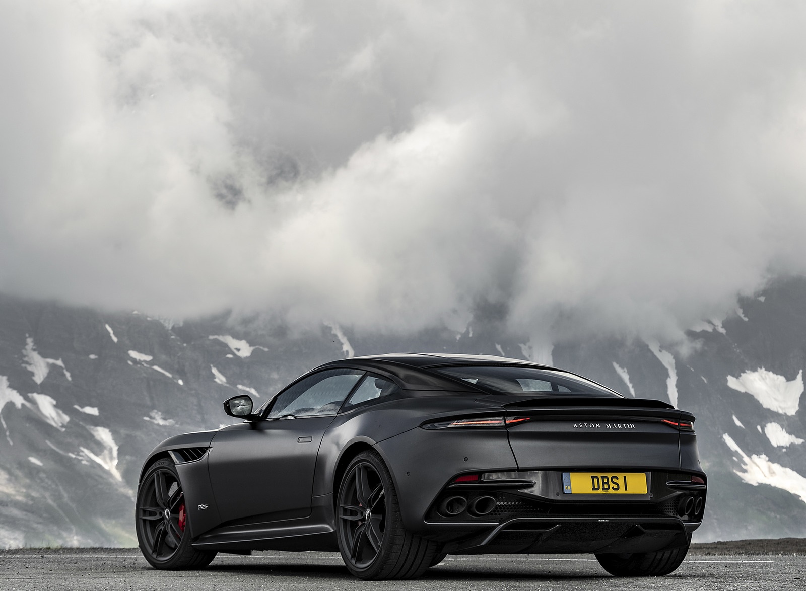 2019 Aston Martin DBS Superleggera (Color: Satin Xenon Grey) Rear Three-Quarter Wallpapers #78 of 114