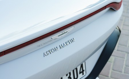 2019 Aston Martin Vantage (Color: White Stone) Detail Wallpapers 450x275 (107)