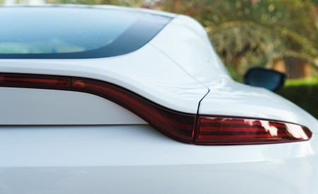 2019 Aston Martin Vantage (Color: White Stone) Tail Light Wallpapers 450x275 (109)
