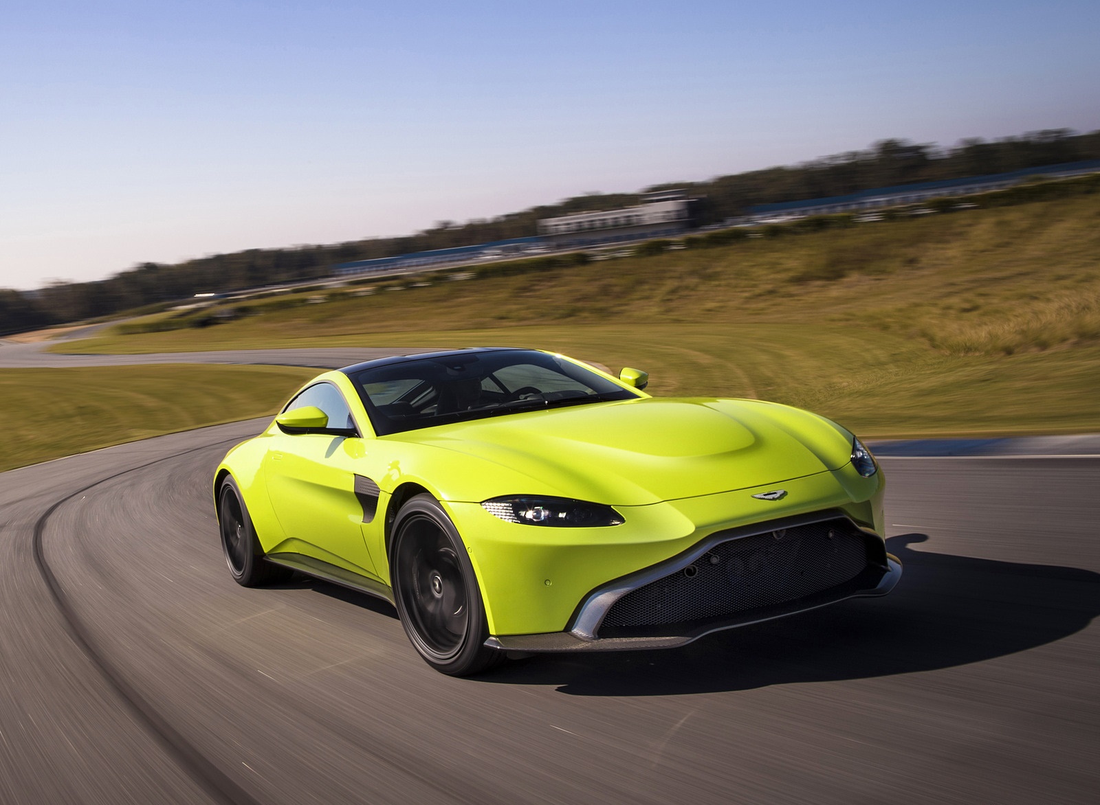 2019 Aston Martin Vantage Front Three-Quarter Wallpapers #5 of 120