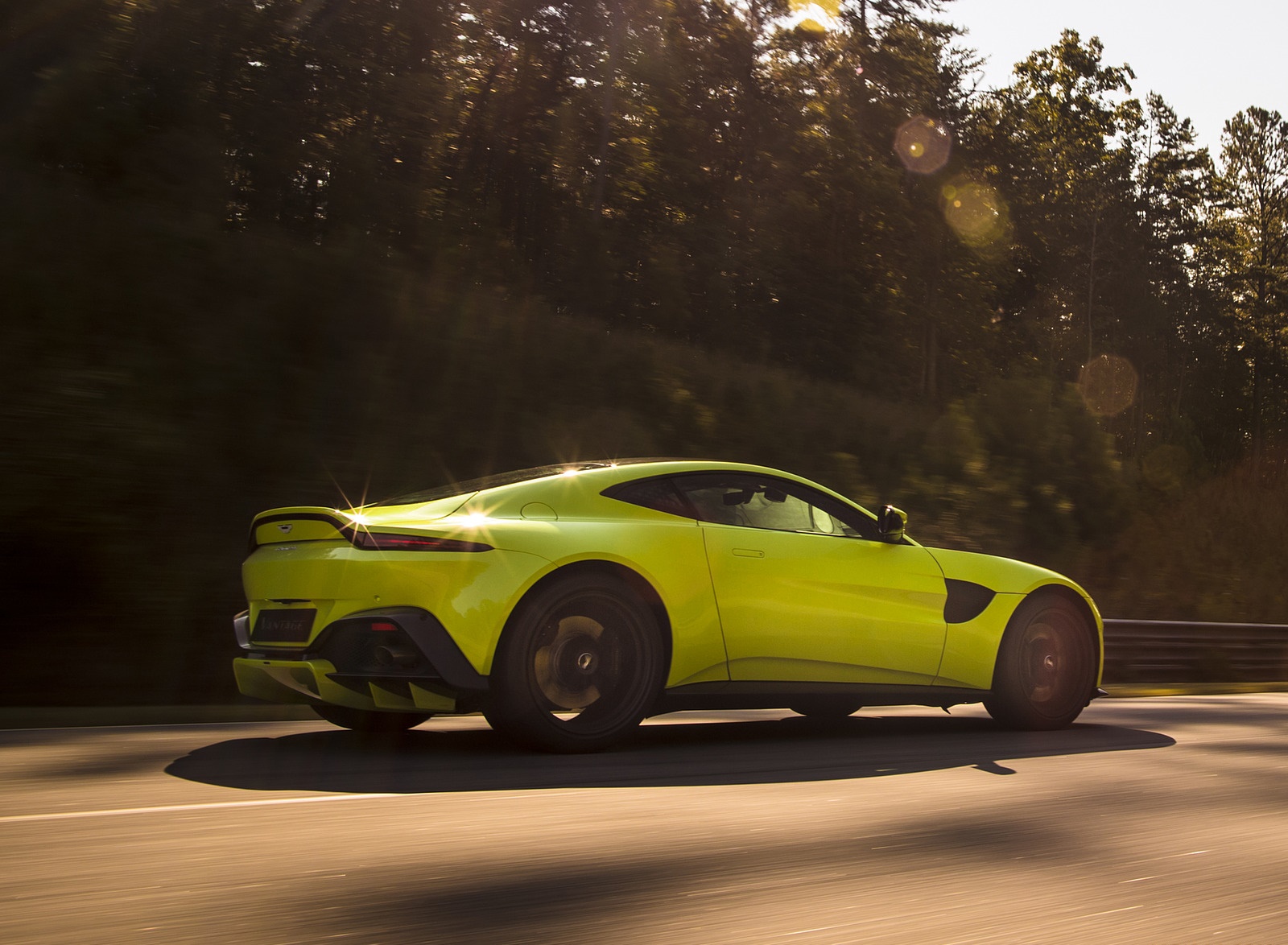 2019 Aston Martin Vantage Rear Three-Quarter Wallpapers (9)