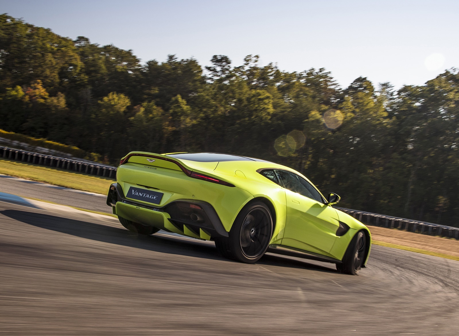 2019 Aston Martin Vantage Rear Three-Quarter Wallpapers (8)