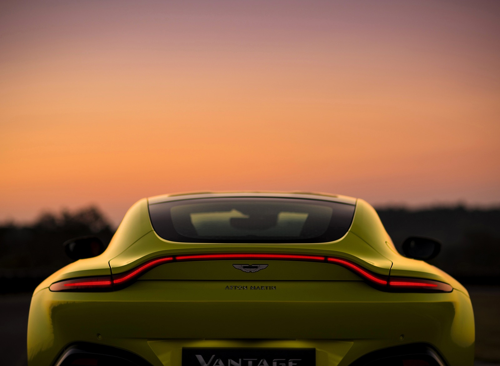 2019 Aston Martin Vantage Tail Light Wallpapers #21 of 120