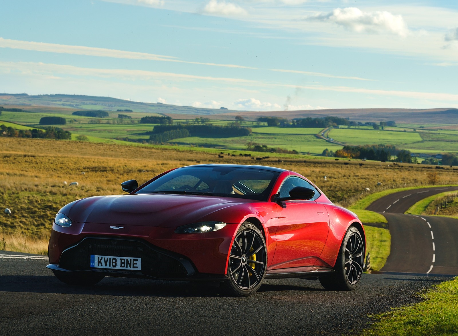 2019 Aston Martin Vantage (UK-Spec) Front Three-Quarter Wallpapers #55 of 120