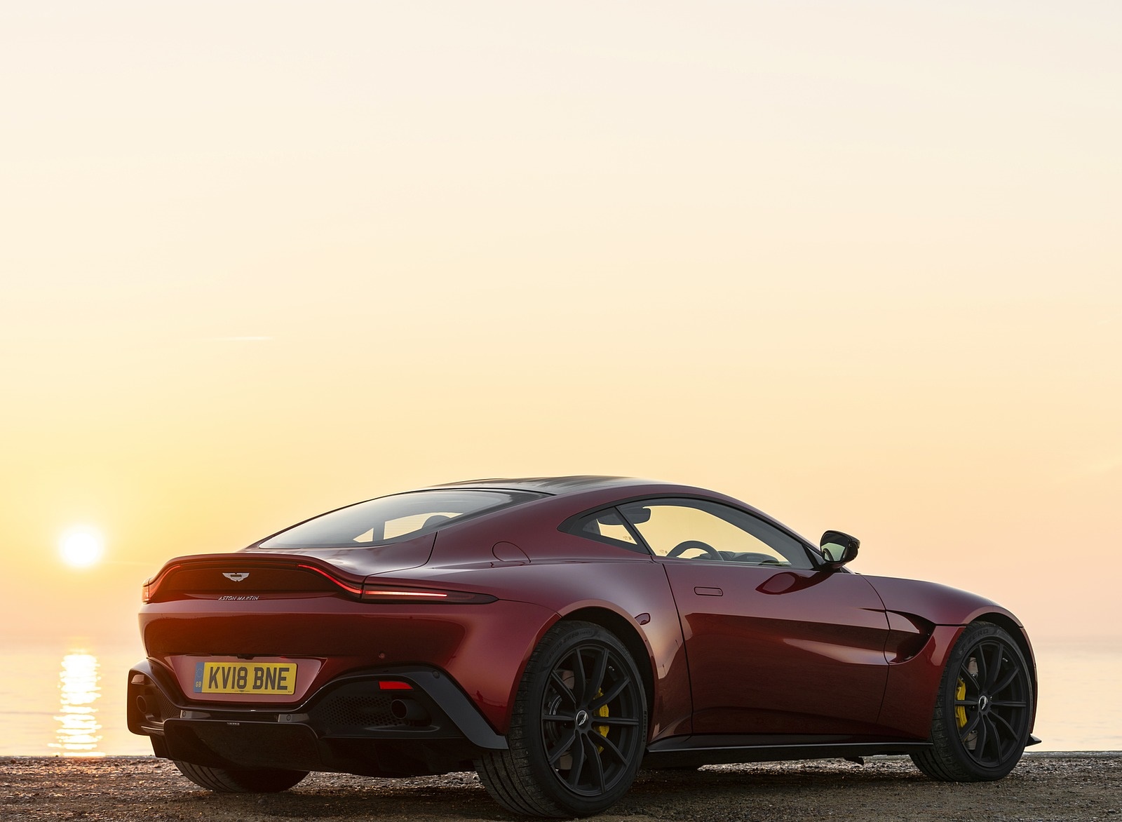 2019 Aston Martin Vantage (UK-Spec) Rear Three-Quarter Wallpapers #56 of 120