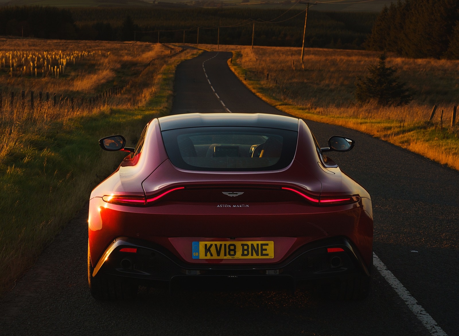 2019 Aston Martin Vantage (UK-Spec) Rear Wallpapers #47 of 120
