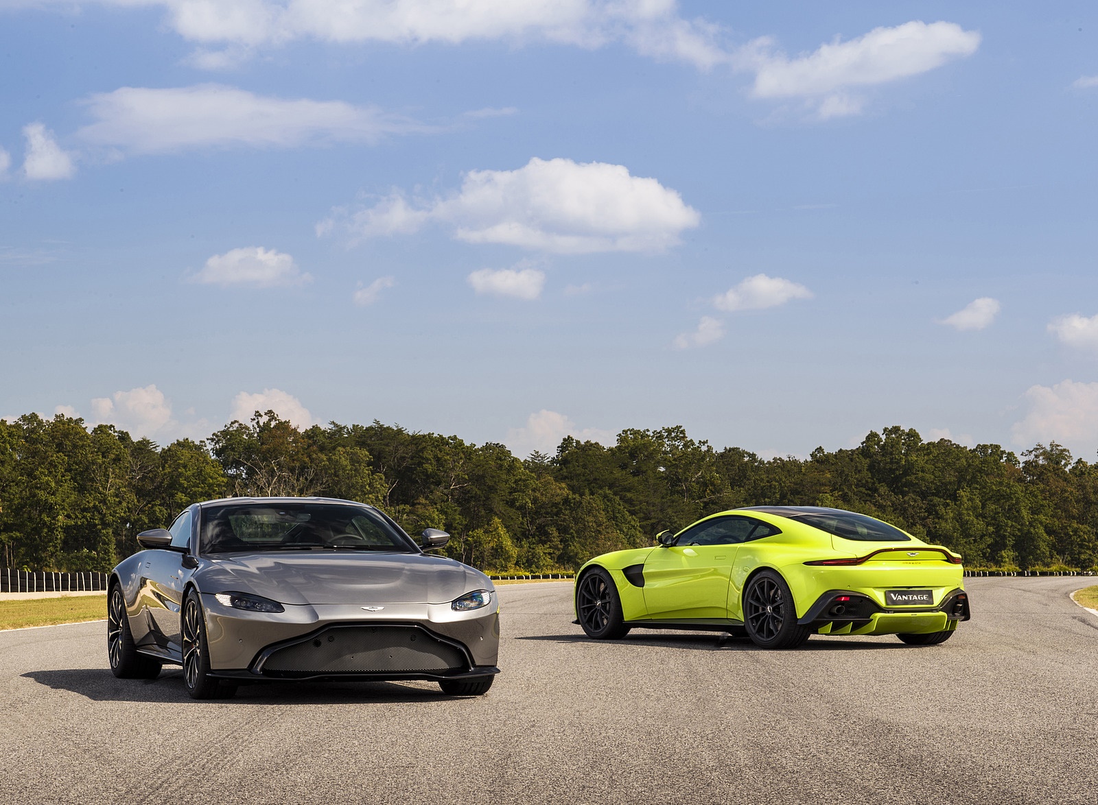 2019 Aston Martin Vantage Wallpapers (10)