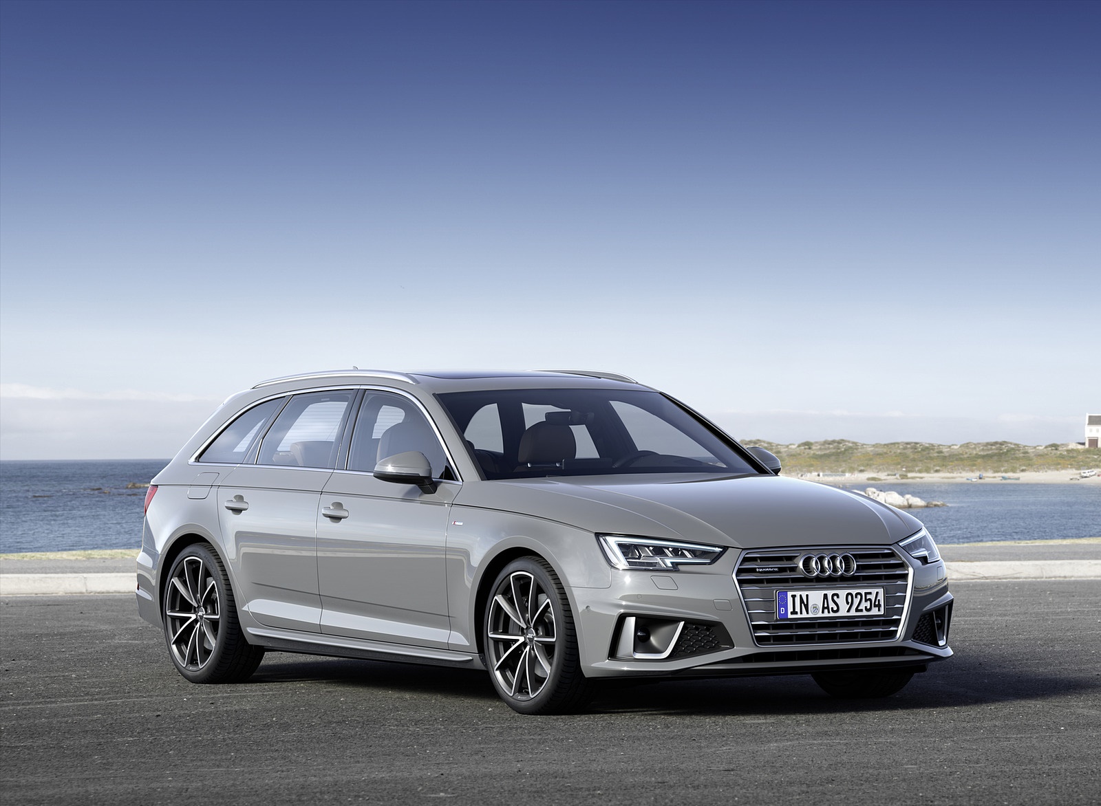 2019 Audi A4 Avant (Color: Quantum Gray) Front Three-Quarter Wallpapers (10)