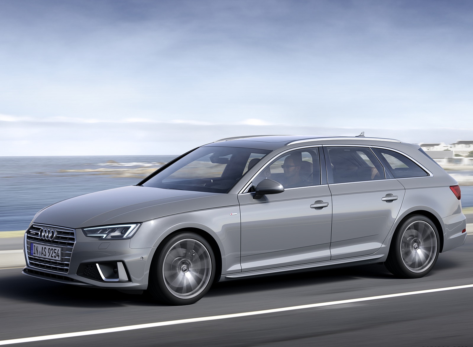 2019 Audi A4 Avant (Color: Quantum Gray) Front Three-Quarter Wallpapers #5 of 35