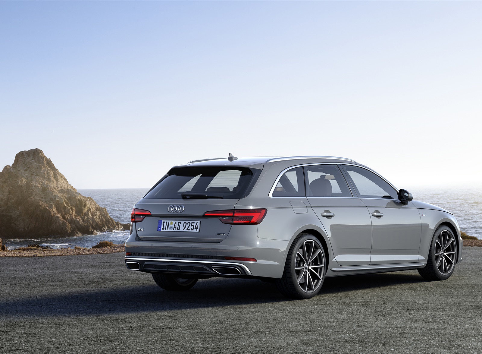 2019 Audi A4 Avant (Color: Quantum Gray) Rear Three-Quarter Wallpapers (7)