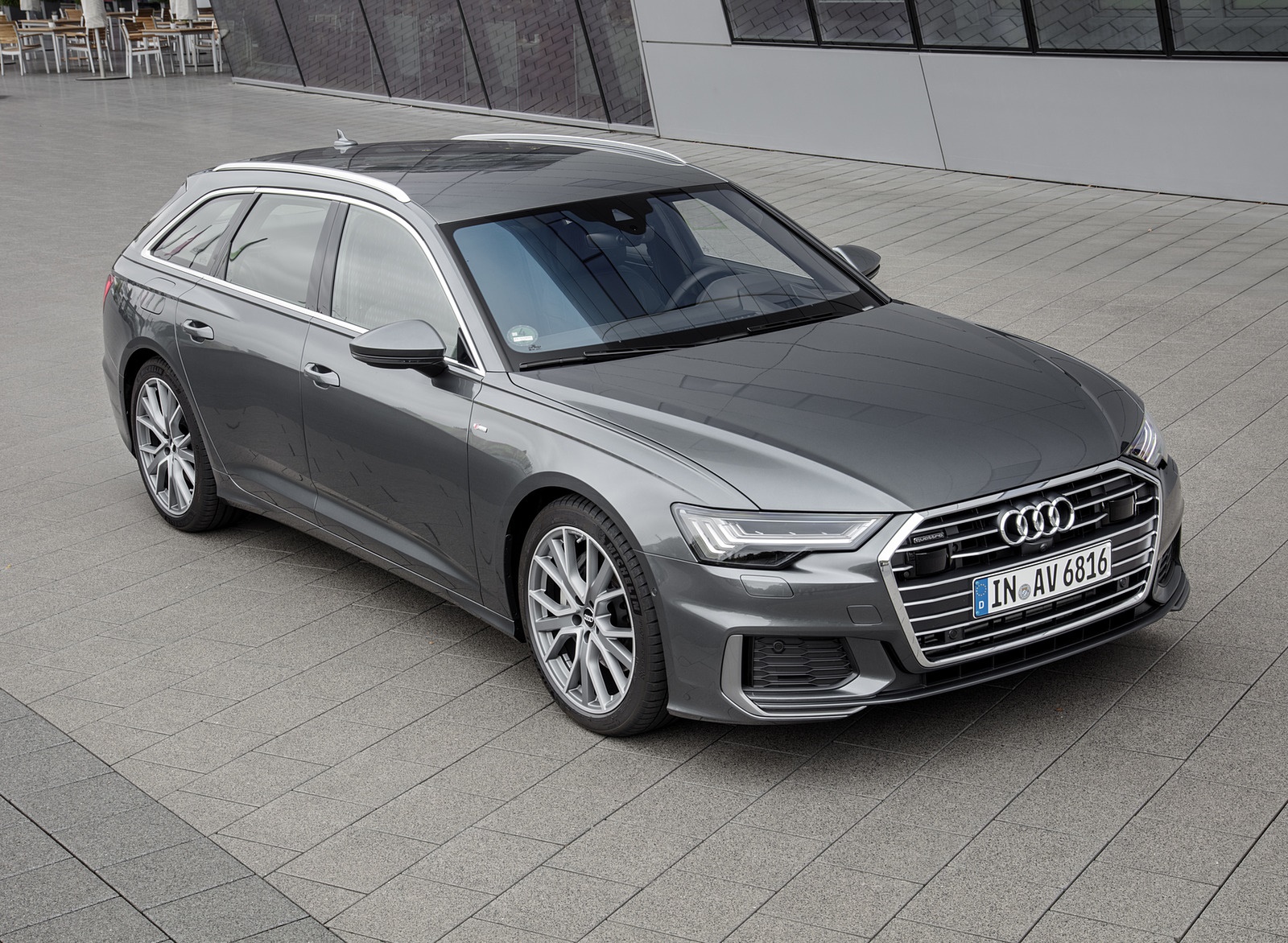 2019 Audi A6 Avant (Color: Daytona Front Three-Quarter (60) - NewCarCars